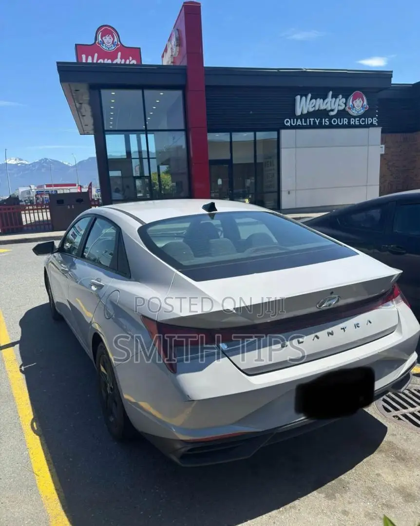 Hyundai Elantra SEL 2022 Gray