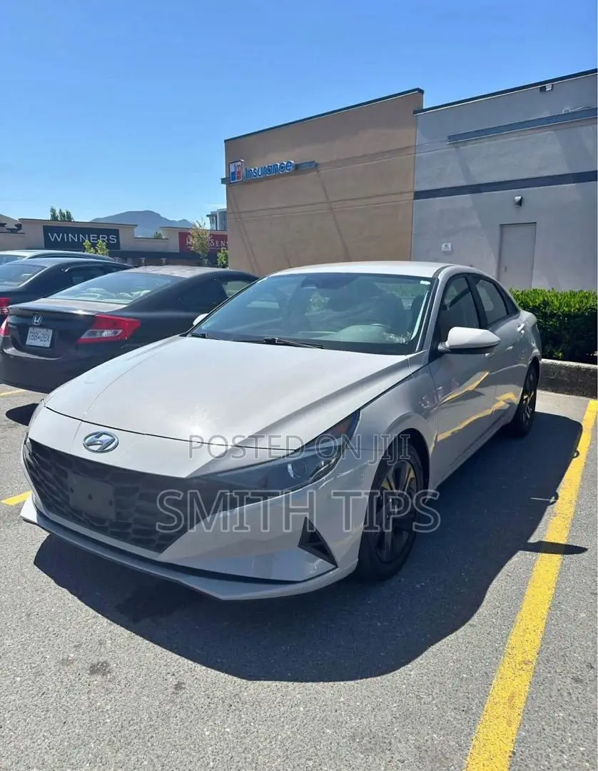 Hyundai Elantra SEL 2022 Gray
