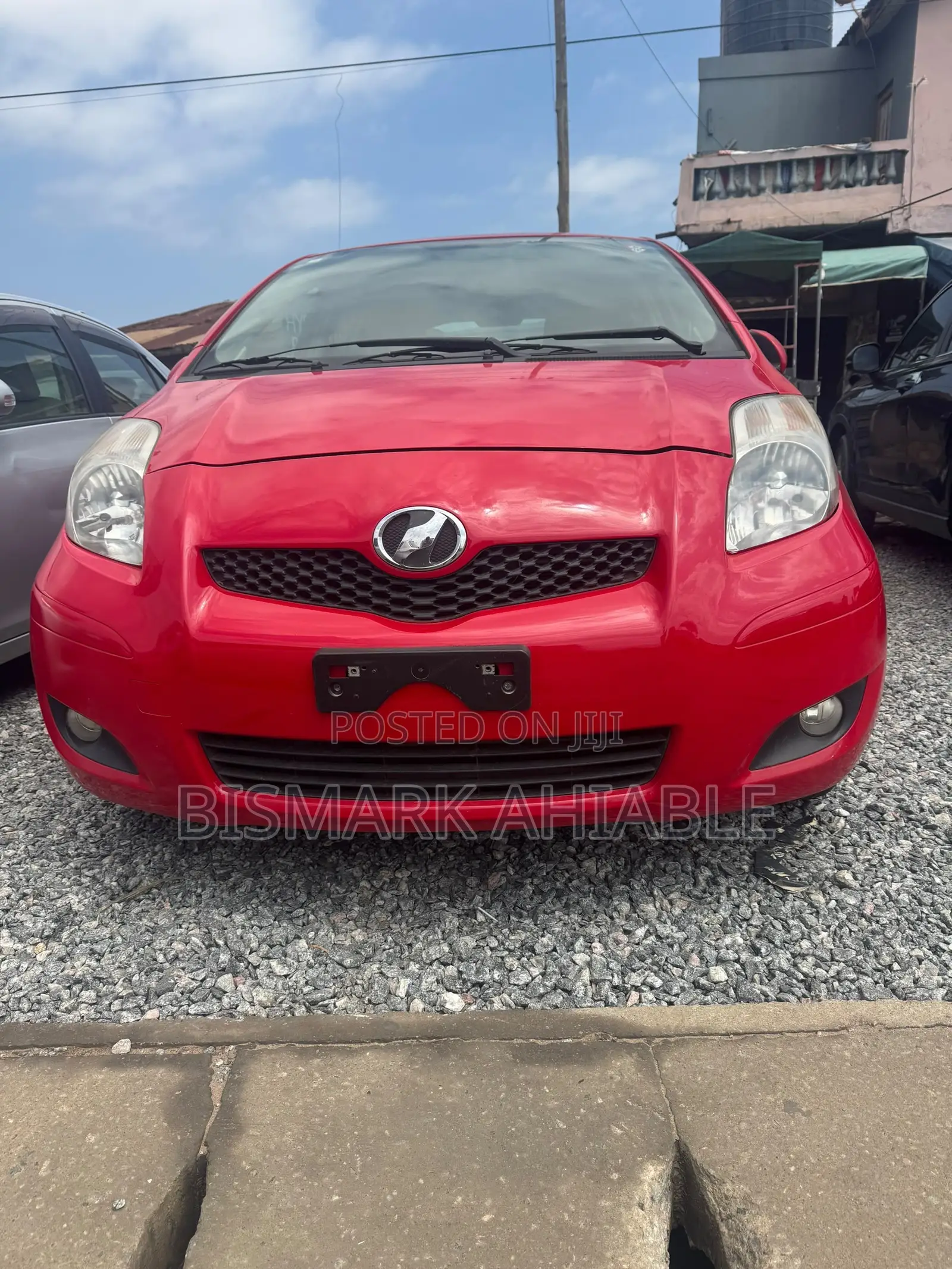 Toyota Vitz 1.3 FWD 5dr 2010 Red