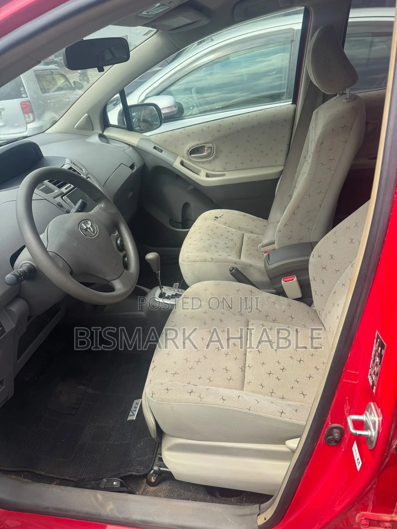 Toyota Vitz 1.3 FWD 5dr 2010 Red