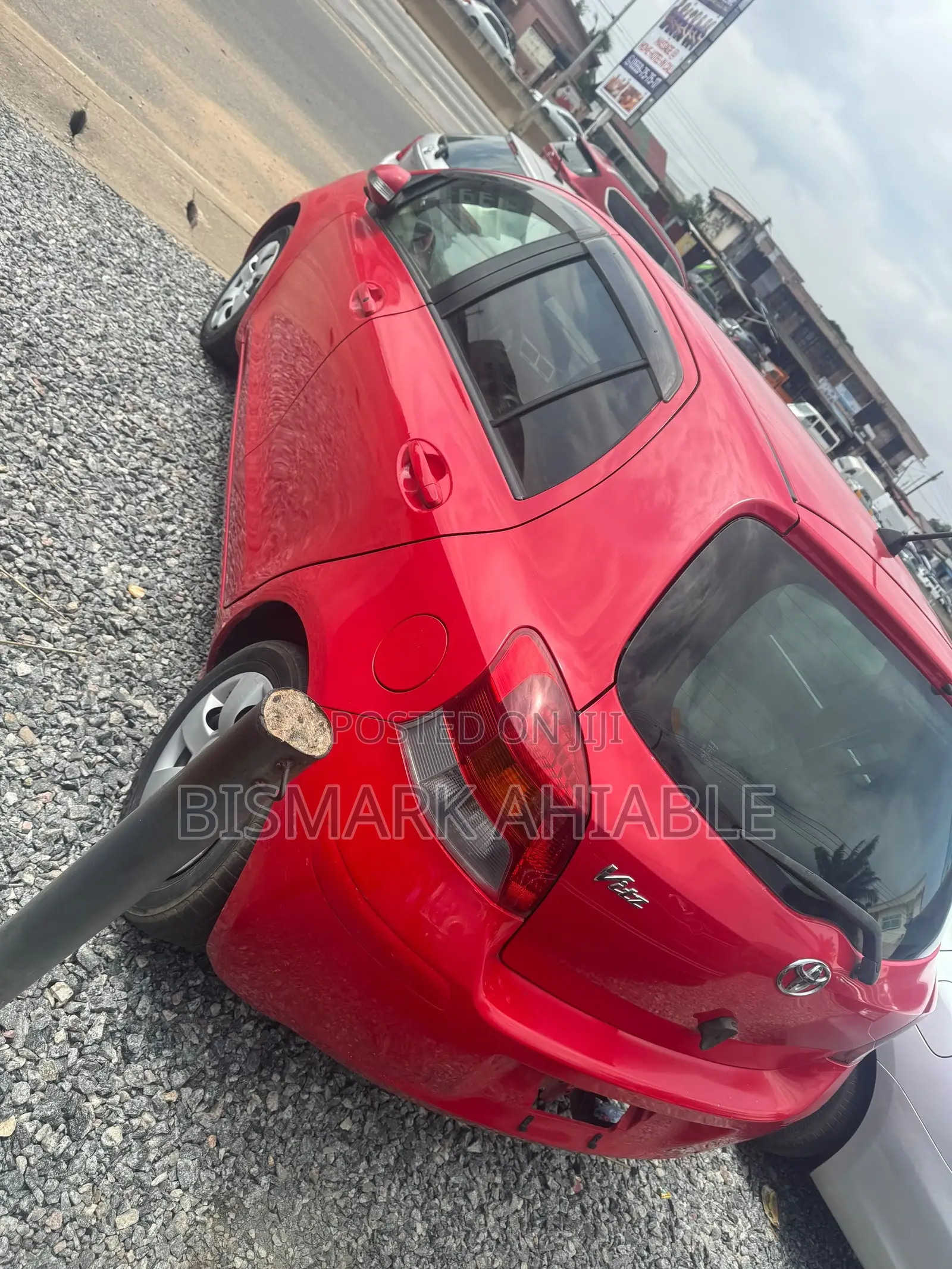 Toyota Vitz 1.3 FWD 5dr 2010 Red