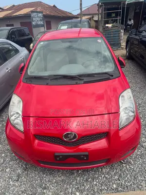 Toyota Vitz 1.3 FWD 5dr 2010 Red
