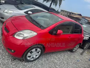 Toyota Vitz 1.3 FWD 5dr 2010 Red
