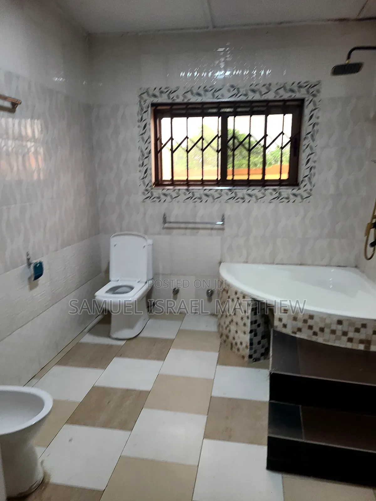 Furnished 6bdrm House in Medoma, Afigya-Kwabre for sale