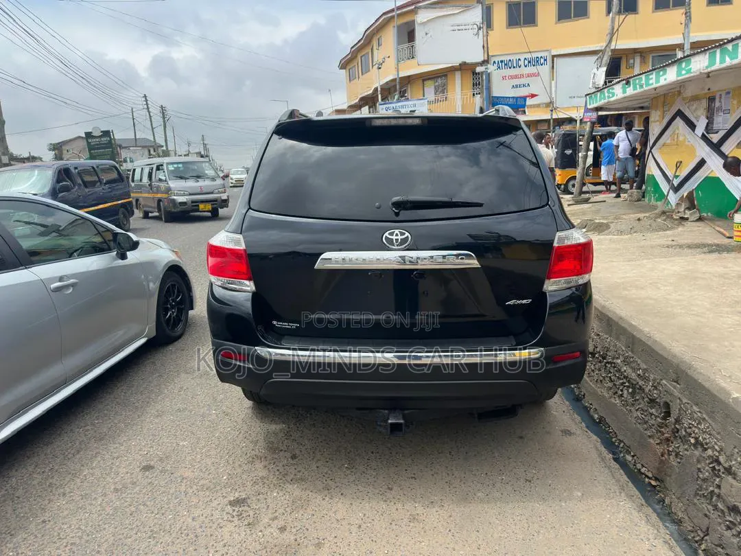 Toyota Highlander 3.5L 2WD 2013 Black