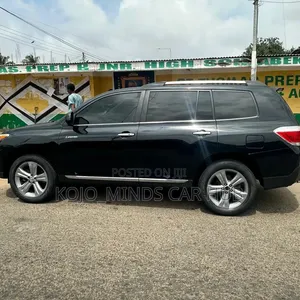 Toyota Highlander 3.5L 2WD 2013 Black