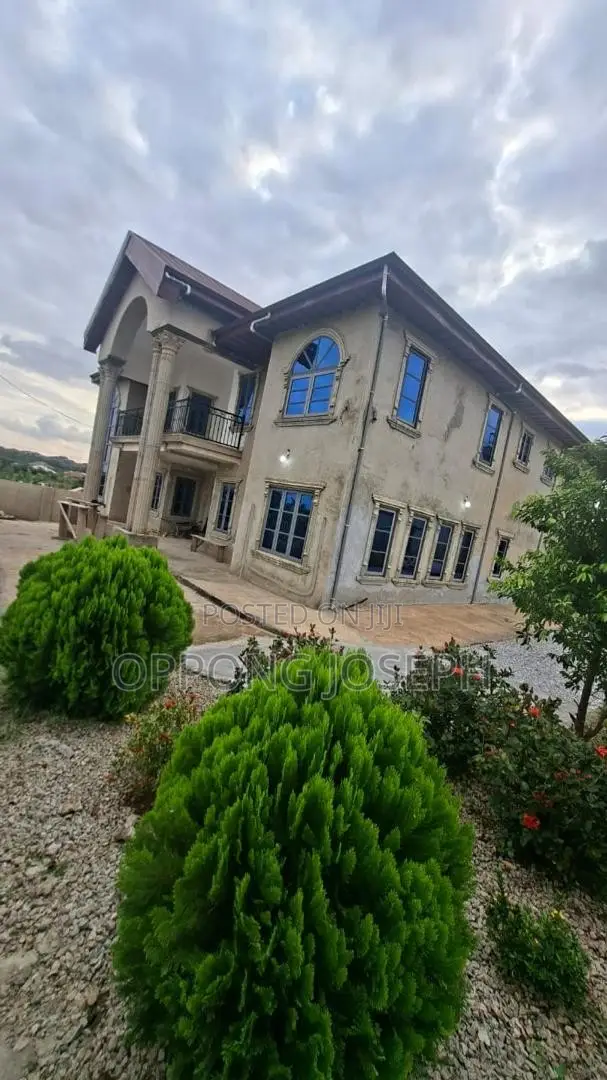 4bdrm Mansion in Apromasi Tech To, Kumasi Metropolitan for sale