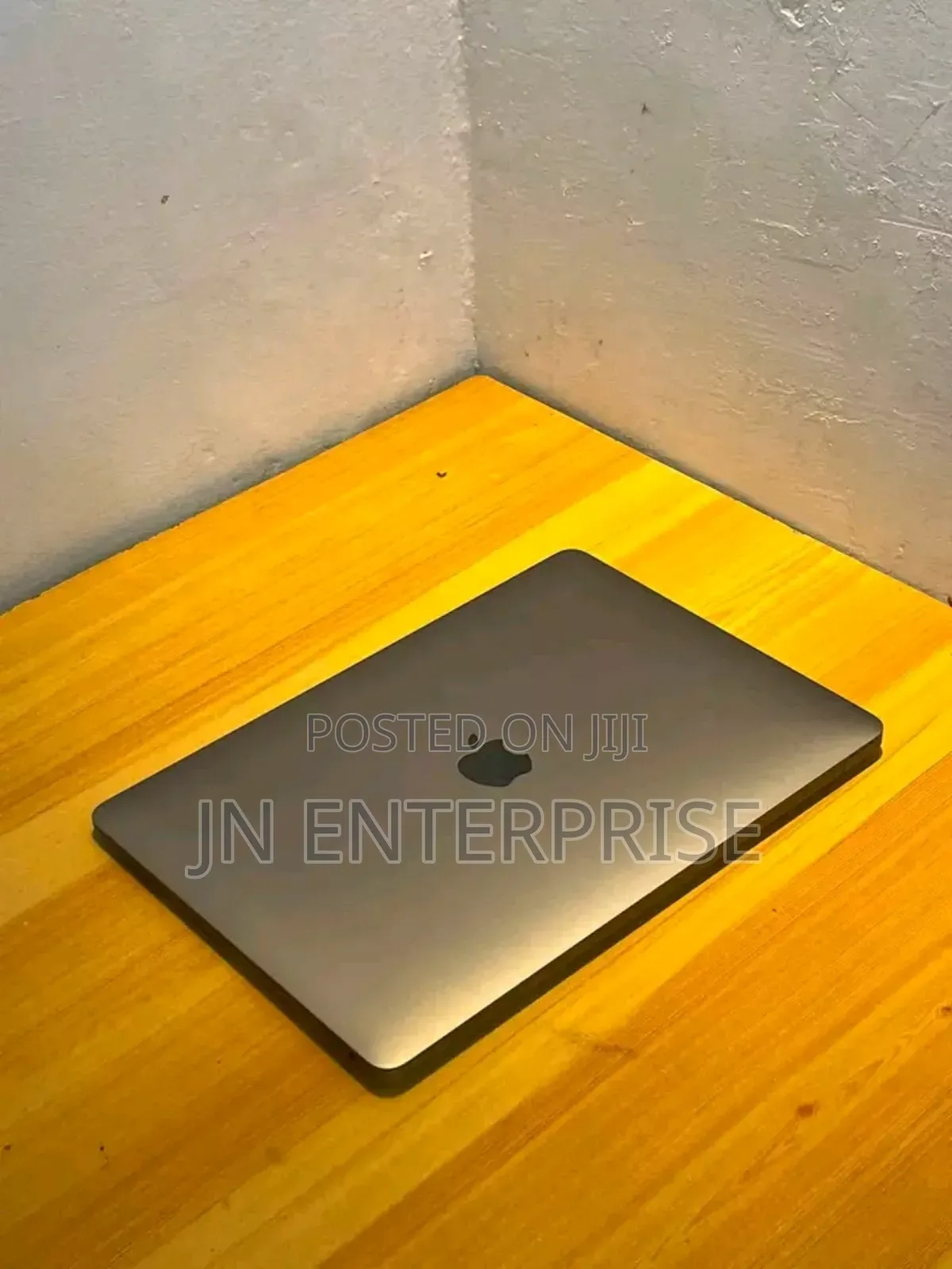 New Laptop Apple MacBook Air 2020 8GB Intel Core i5 SSD 512GB
