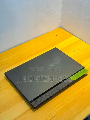 New Laptop Asus ROG Strix G17 16GB AMD Ryzen 9 SSD 1T