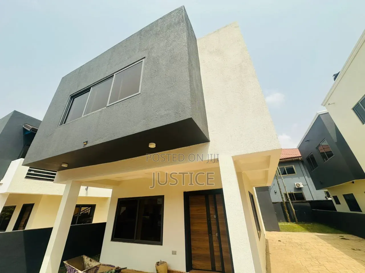 3bdrm Duplex in Haasto Total, ECOMOG for rent