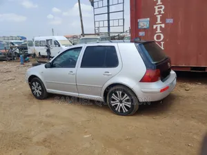Volkswagen Golf 2000 Silver