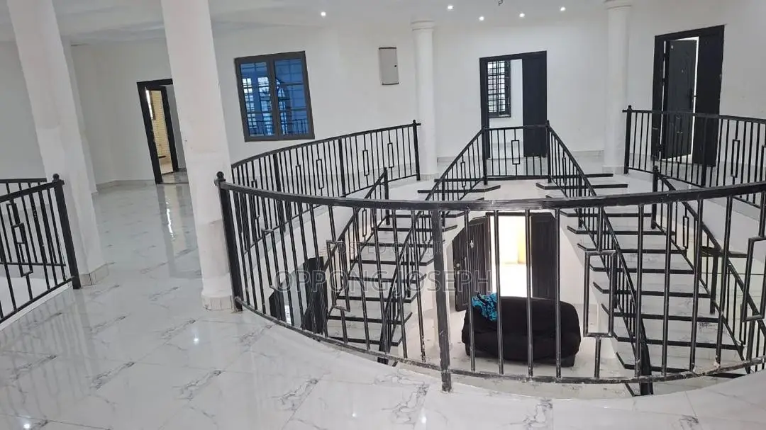 4bdrm Mansion in Apromasi Tech To, Kumasi Metropolitan for sale