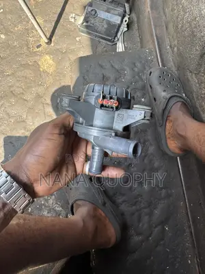 Engine Electric Auxiliary Coolant Water Pump for Toyota