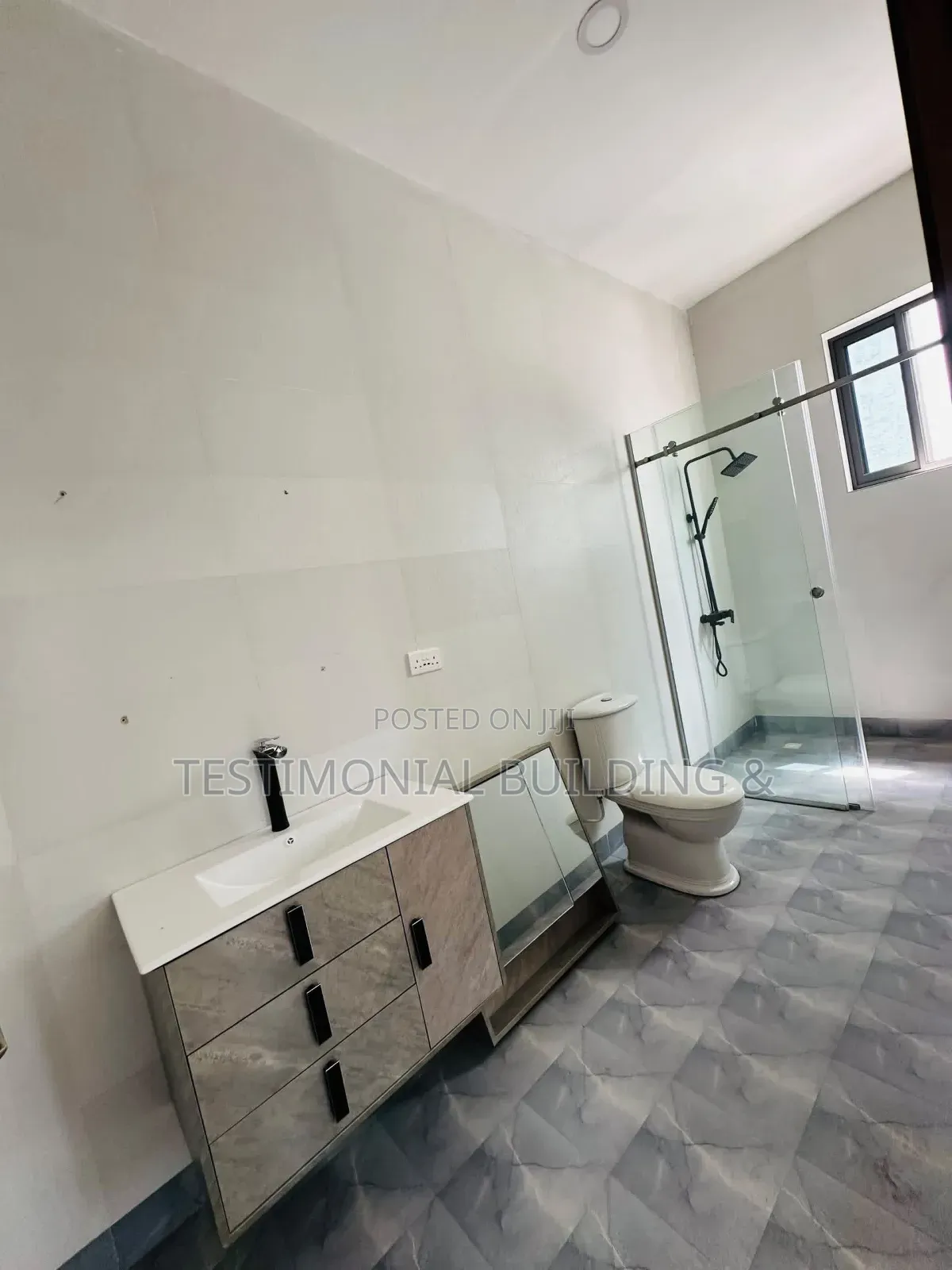 4bdrm House in Testimonial Building, A&C Mall Area for sale