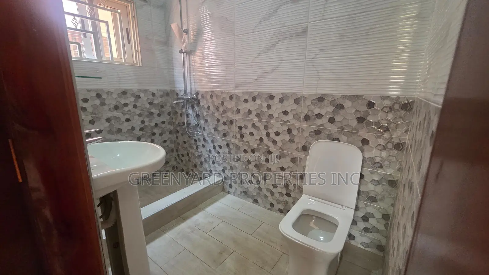 3bdrm House in Ghana Flag, Oyarifa for sale
