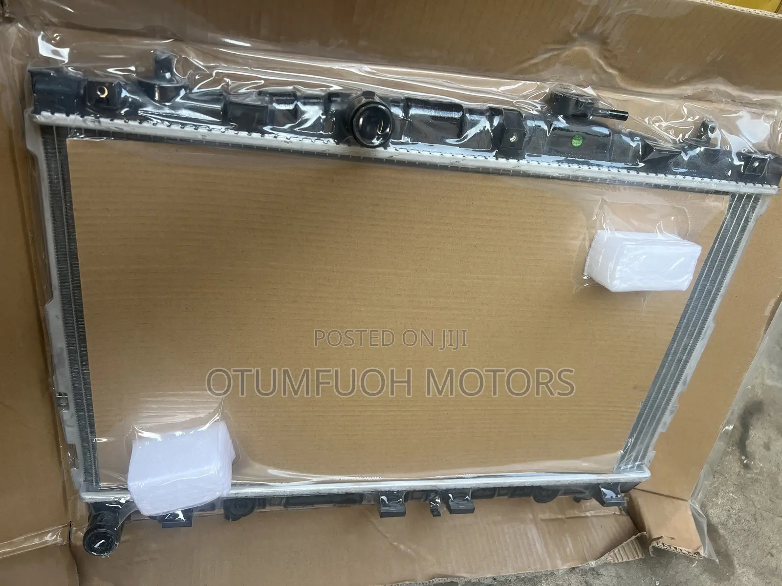 Hyundai Elantra 2002 2003 2004 2005 2006 Radiator (Water Tank)