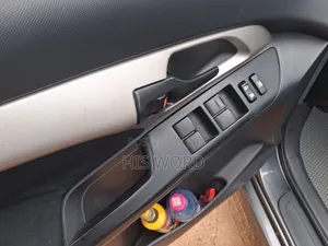 Toyota Matrix L Hatchback FWD (1.8L 4cyl) 2014