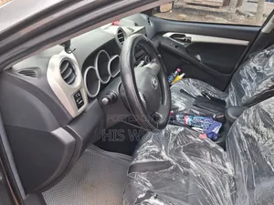Toyota Matrix L Hatchback FWD (1.8L 4cyl) 2014