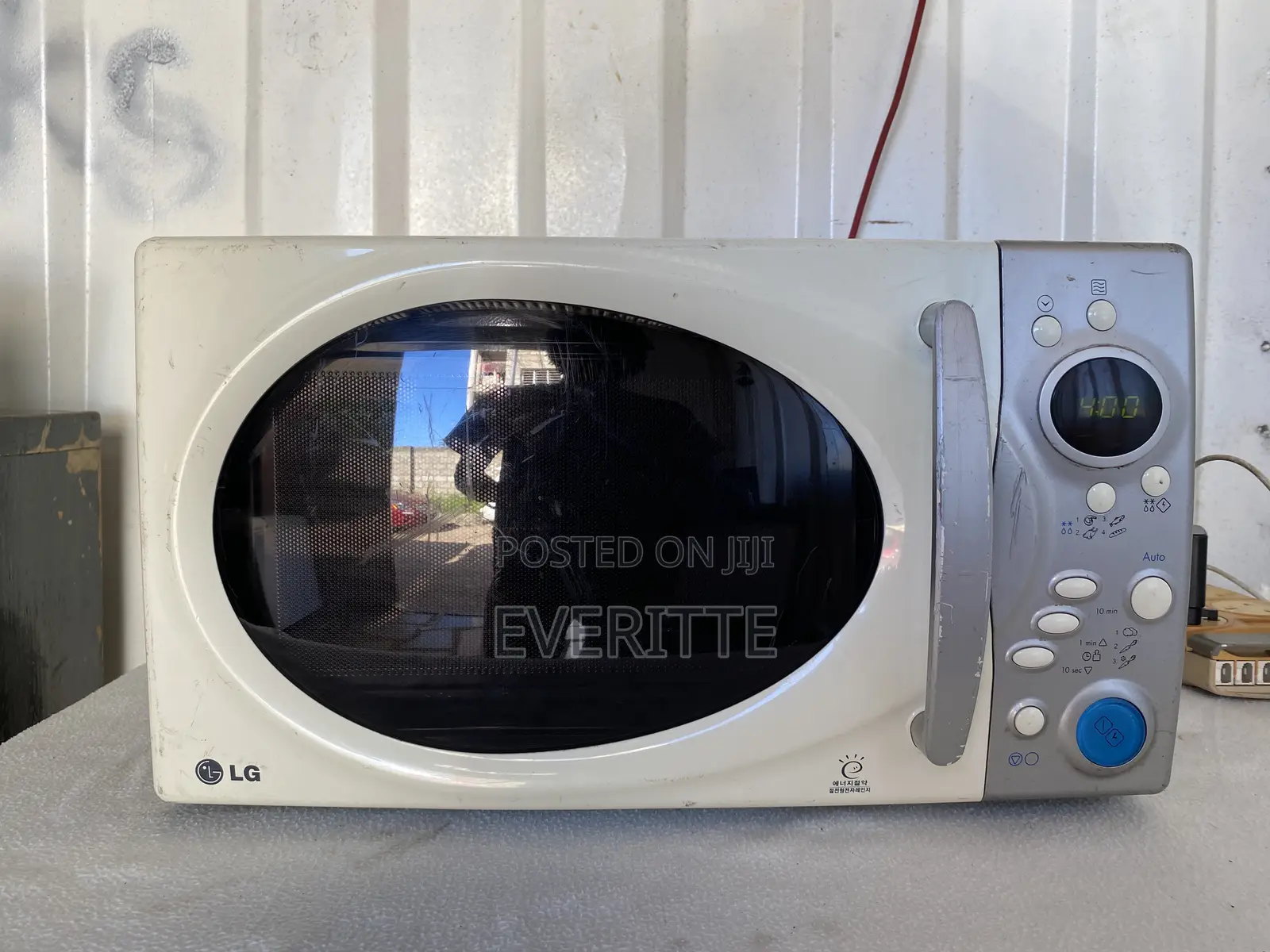 LG 23L Intellowave Microwave – Spotless Inside / Heavy Duty