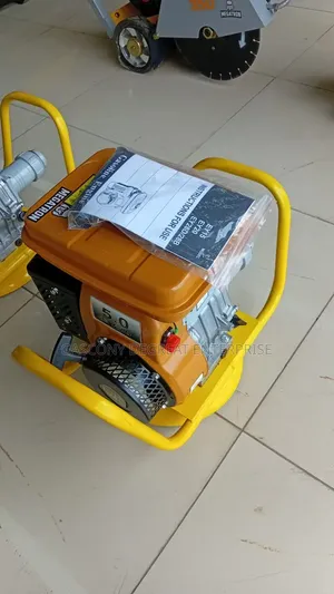 Concrete Poker Vibrator Robin Engine 5.5hp