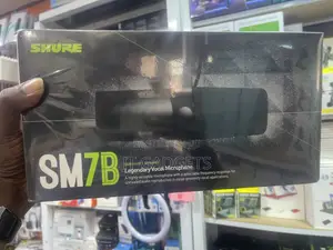 Shure SM7B — Legendary Cardioid Dynamic Vocal Microphone