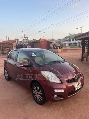 Toyota Vitz 2010 Red