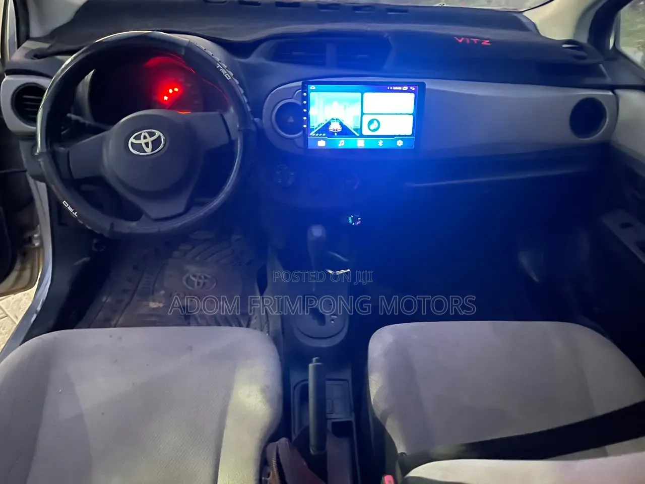 Toyota Vitz 2012 Silver
