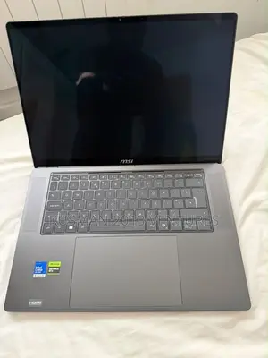 New Laptop MSI Stealth 16 AI Studio 32GB Intel Core Ultra 9 SSD 1T