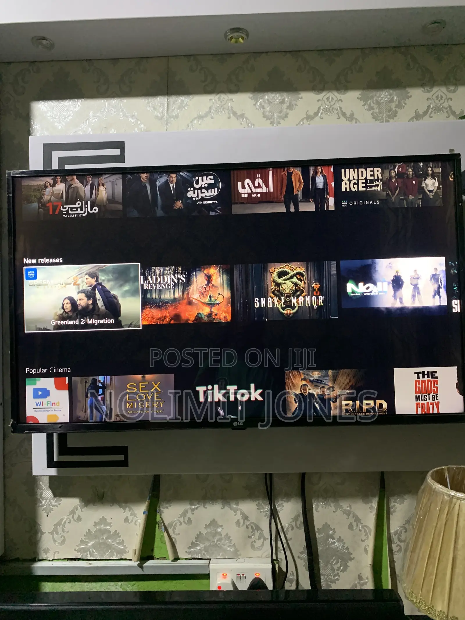 LG Uhd 43” Smart TV