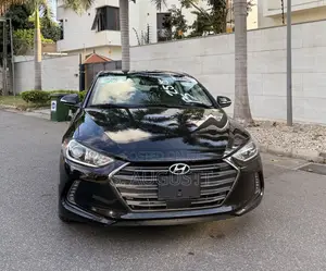Hyundai Elantra Limited Sedan FWD (2.0L 4cyl 6A) 2017 Black