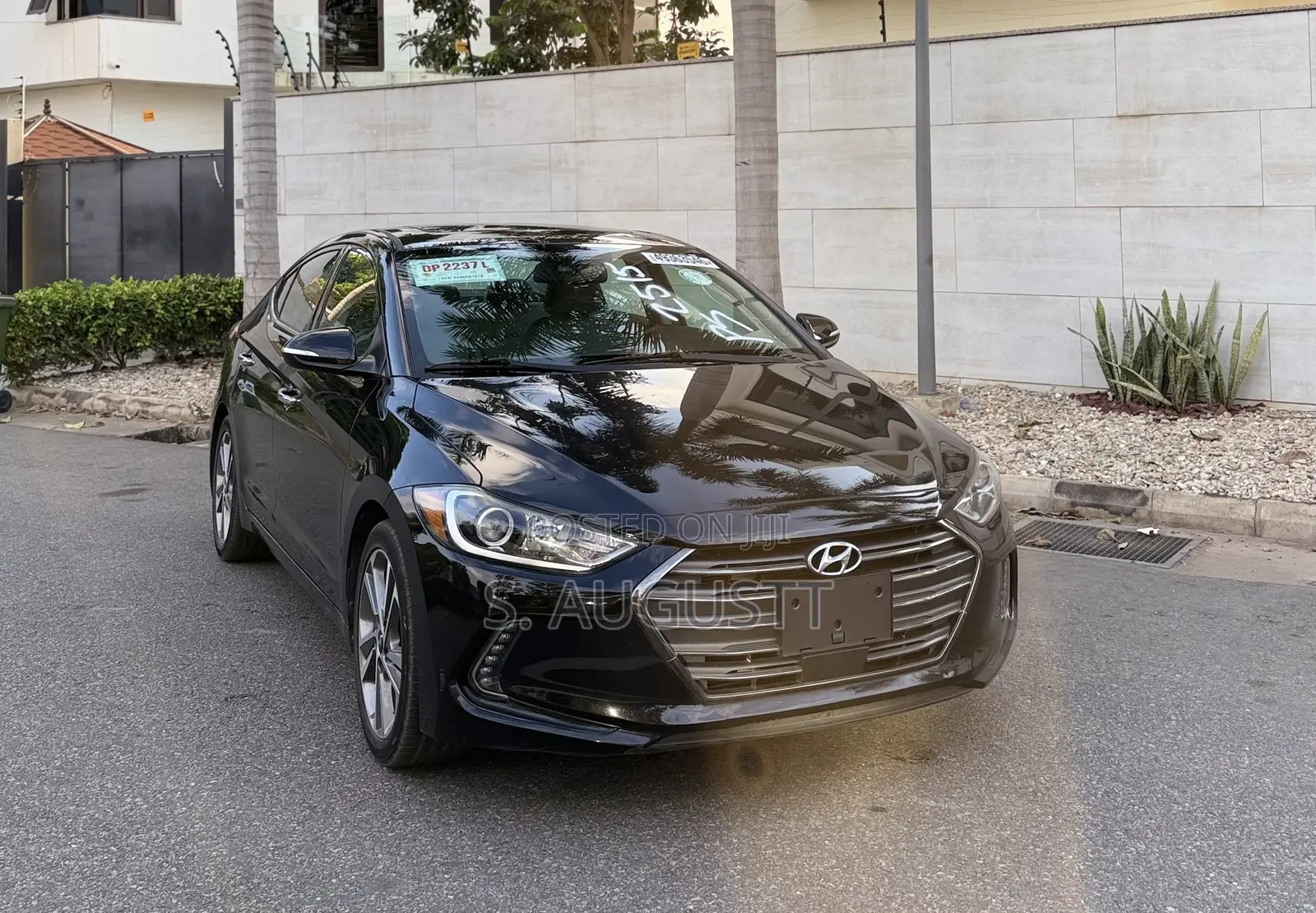 Hyundai Elantra Limited Sedan FWD (2.0L 4cyl 6A) 2017 Black