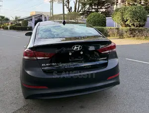 Hyundai Elantra Limited Sedan FWD (2.0L 4cyl 6A) 2017 Black