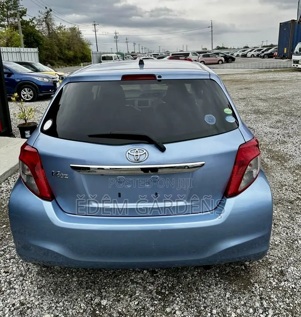 Toyota Vitz 2013 Gray