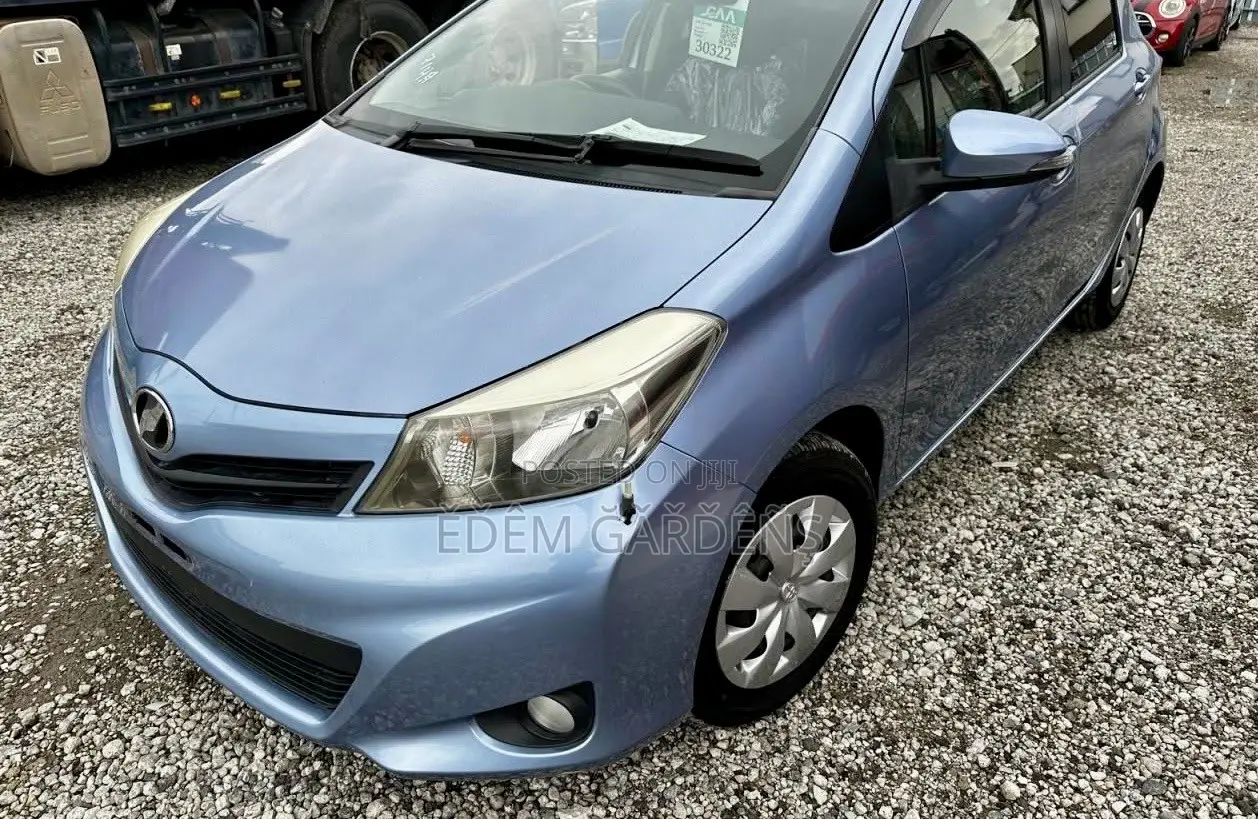 Toyota Vitz 2013 Gray
