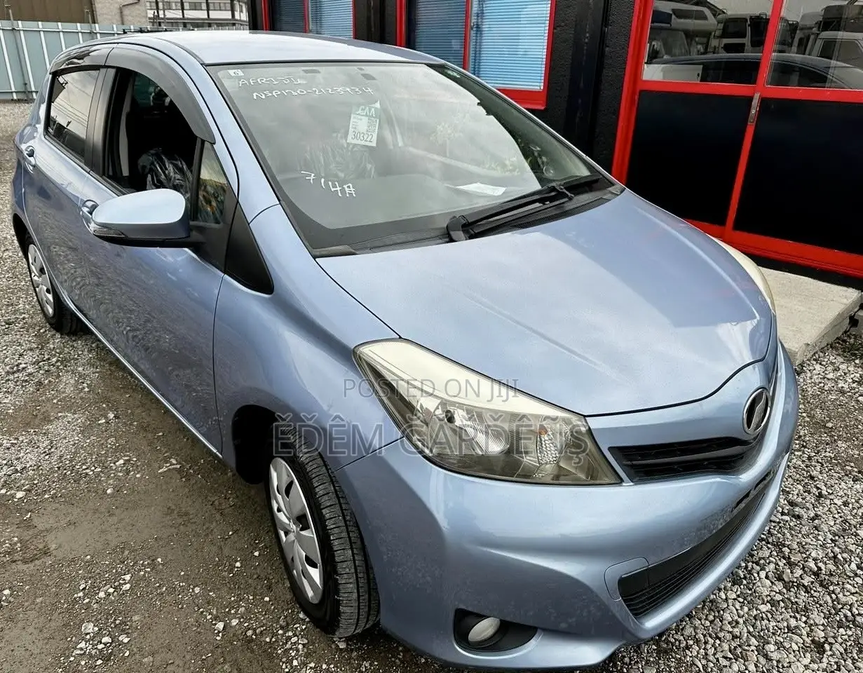 Toyota Vitz 2013 Gray