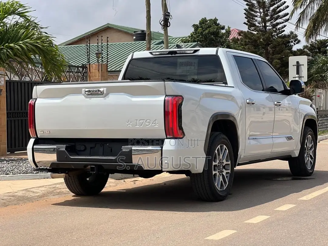Toyota Tundra 1794 Edition CrewMax 4WD SB w/5.5' Bed 2025 White
