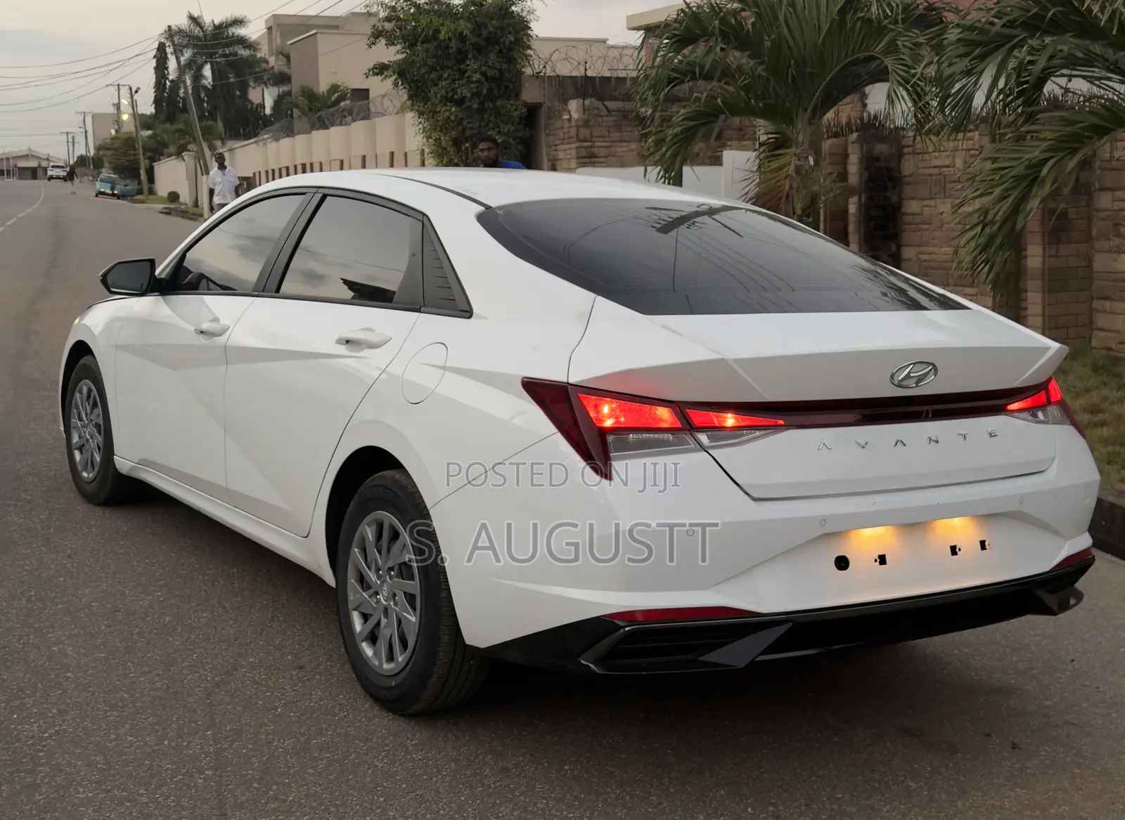 Hyundai Elantra Limited 2021 White