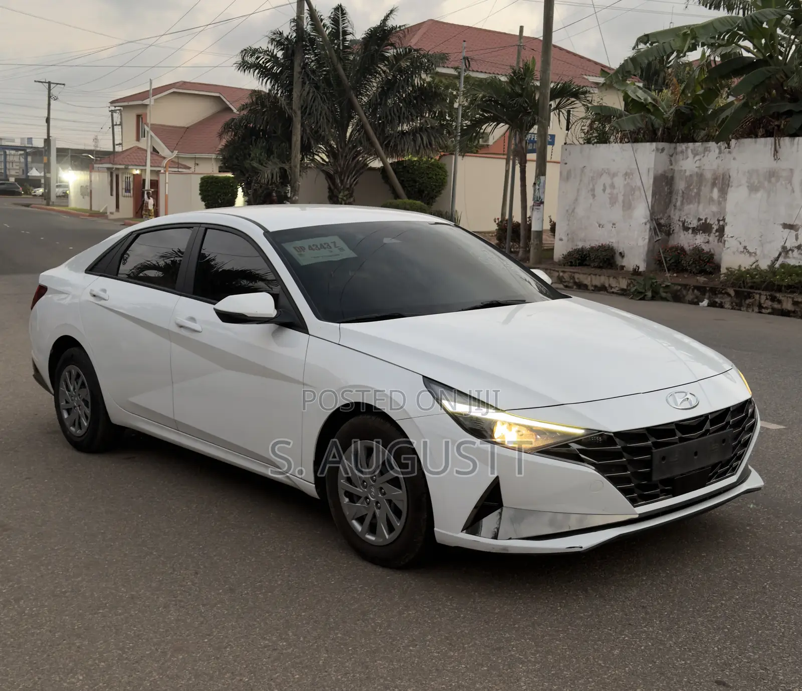 Hyundai Elantra Limited 2021 White