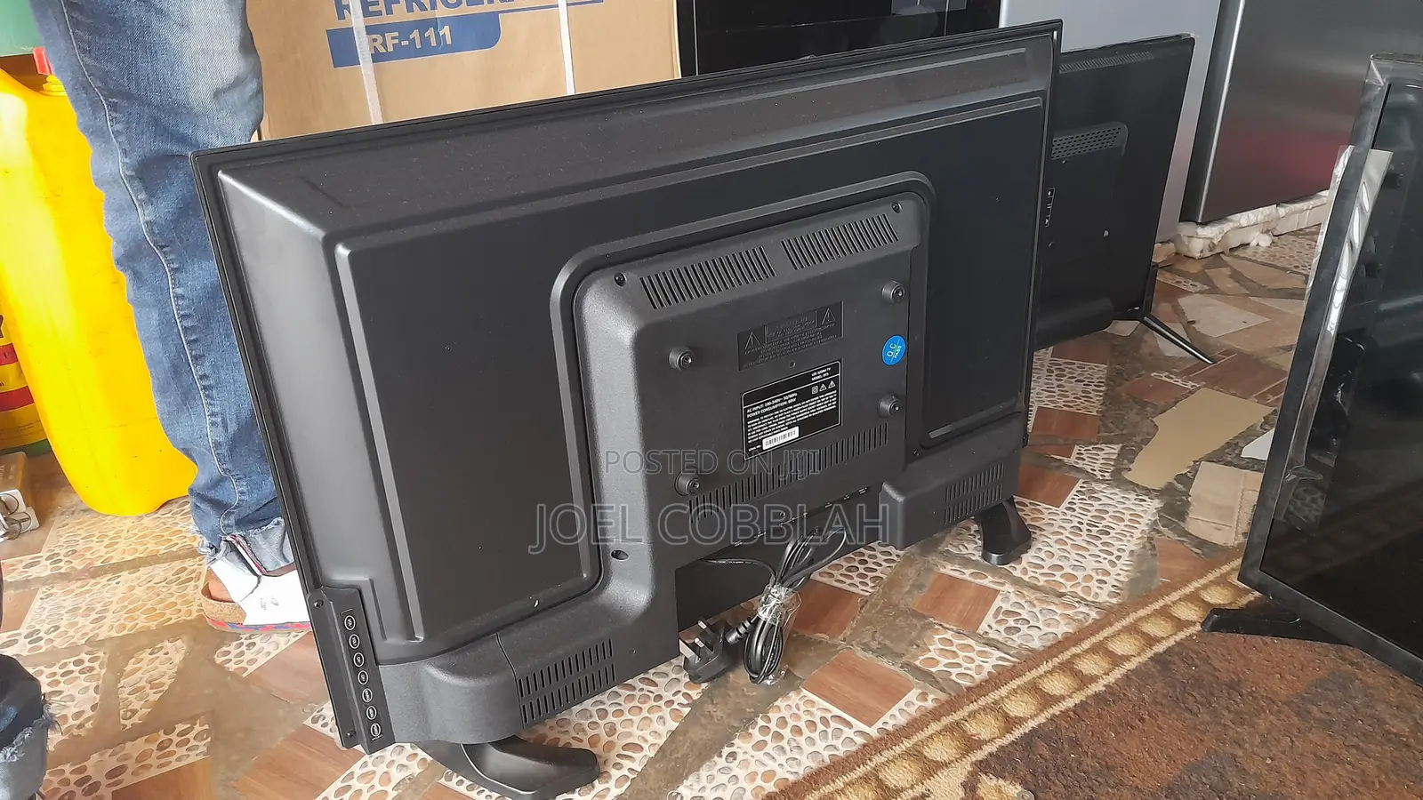 ASANO 32 Inches Digital Satellite TV