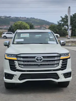 Toyota Land Cruiser 2022 White