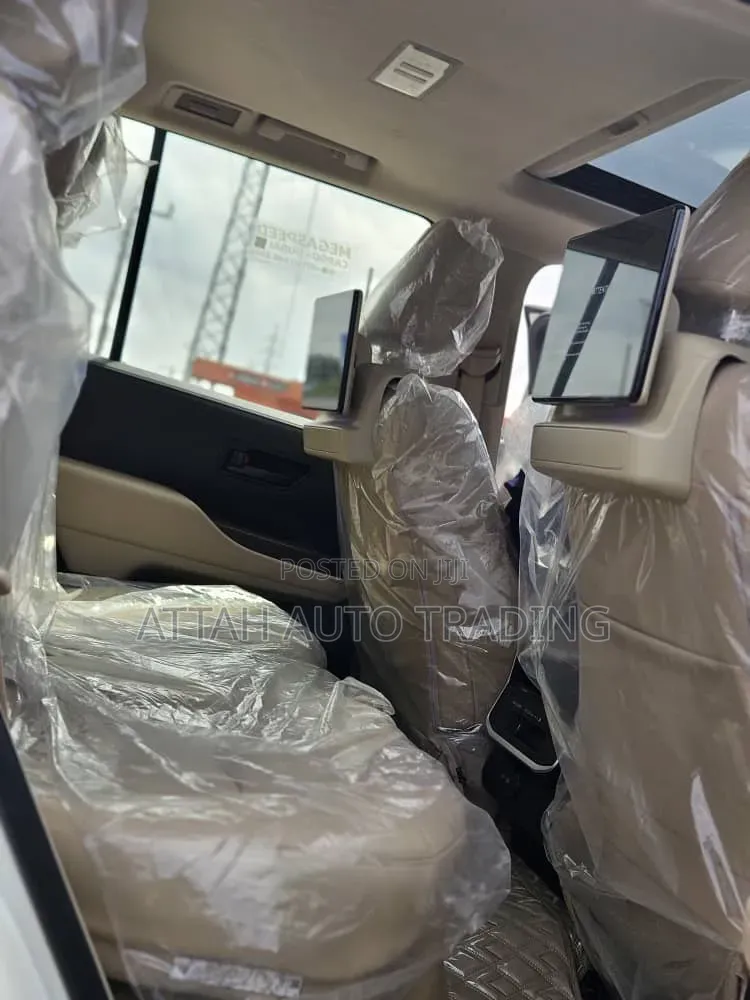 Toyota Land Cruiser 2022 White