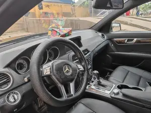 Mercedes-Benz C250 2014 Black