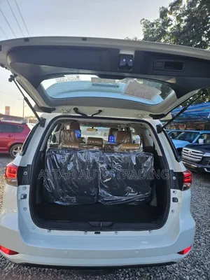 Toyota Fortuner 2022 White