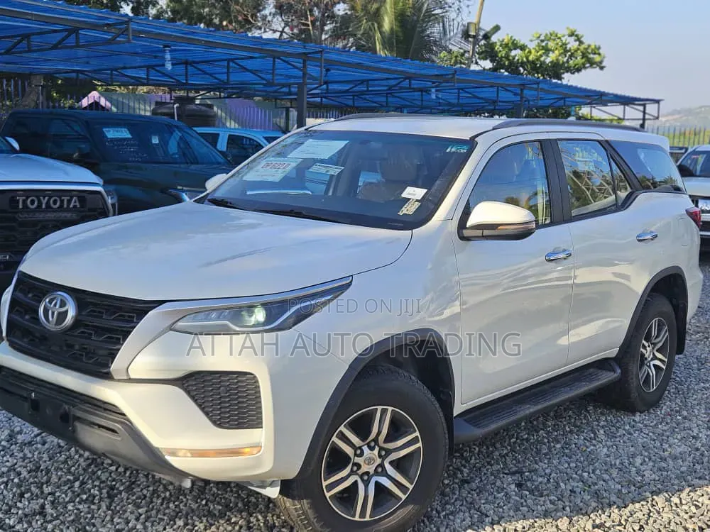 Toyota Fortuner 2022 White