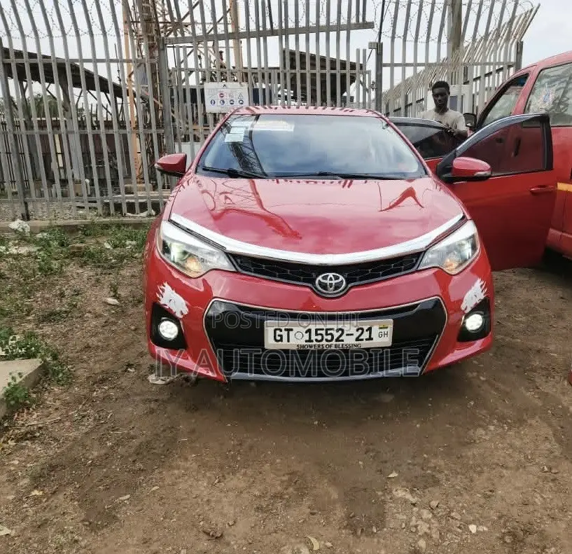 Toyota Corolla 2016 Red