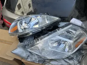 Nissan Versa /Almera/Sunny Headlight 2006 2007 2008 2009 2010 2011