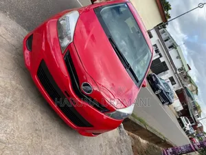 Toyota Vitz 1.0 FWD 5dr 2013 Red