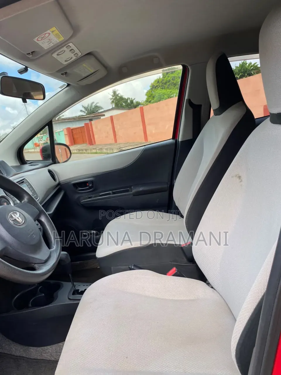 Toyota Vitz 1.0 FWD 5dr 2013 Red