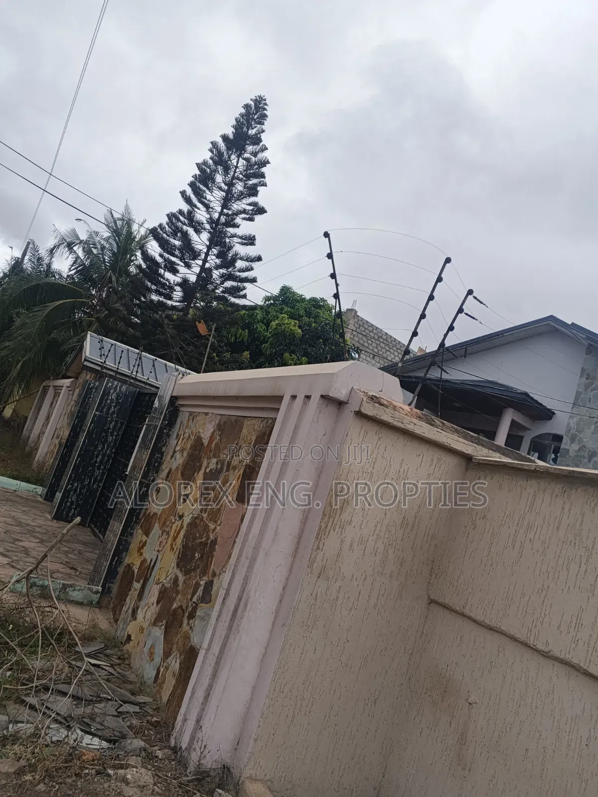 7bdrm Mansion in Adenta, Foster, Frafraha for rent