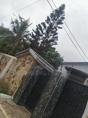 7bdrm Mansion in Adenta, Foster, Frafraha for rent
